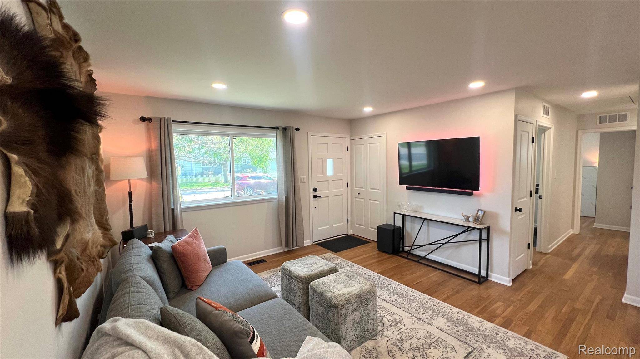 1104 Lexington Pkwy, Ypsilanti Charter Township, MI 48198