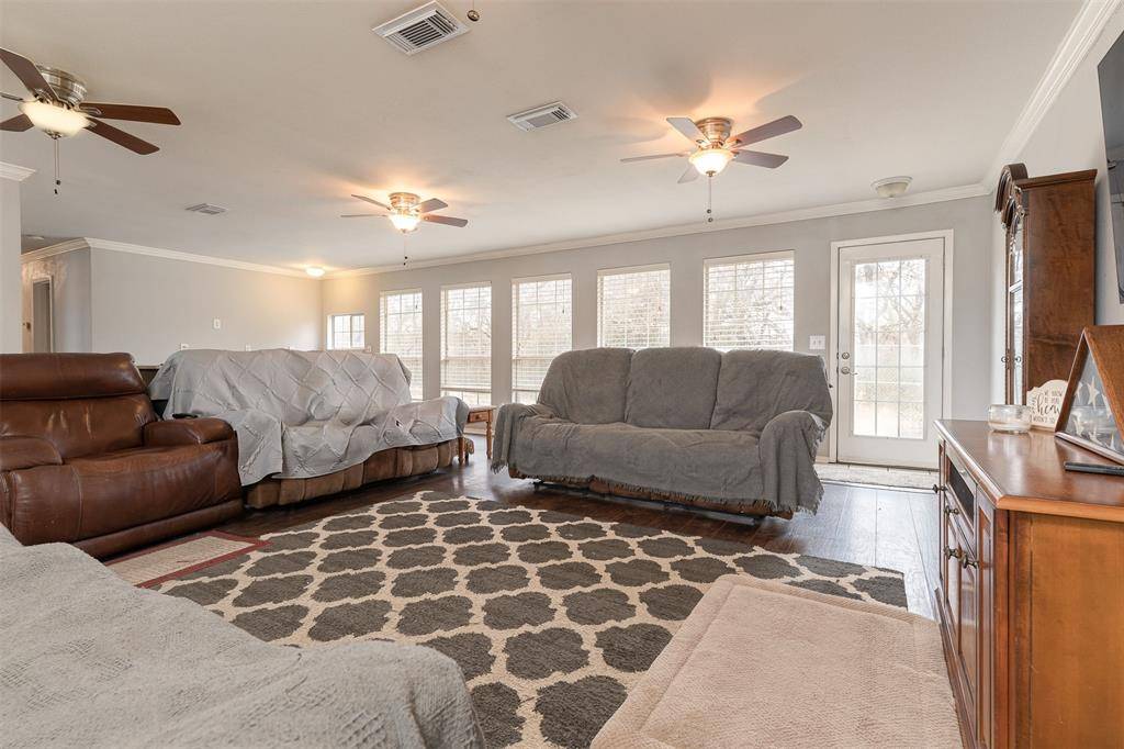 4013 Black Oak Drive, Cleburne, TX 76031