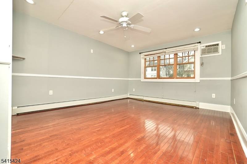 81 Berkeley Ave, Bloomfield Twp., NJ 07003