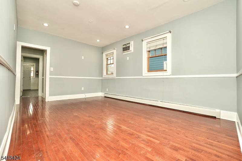 81 Berkeley Ave, Bloomfield Twp., NJ 07003