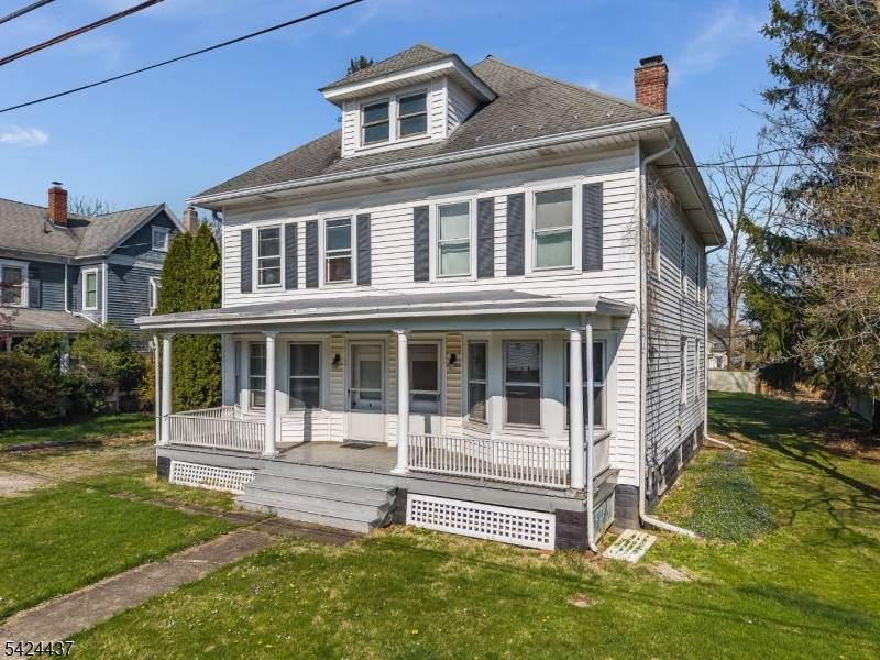 18 Center St, Clinton Twp., NJ 08801