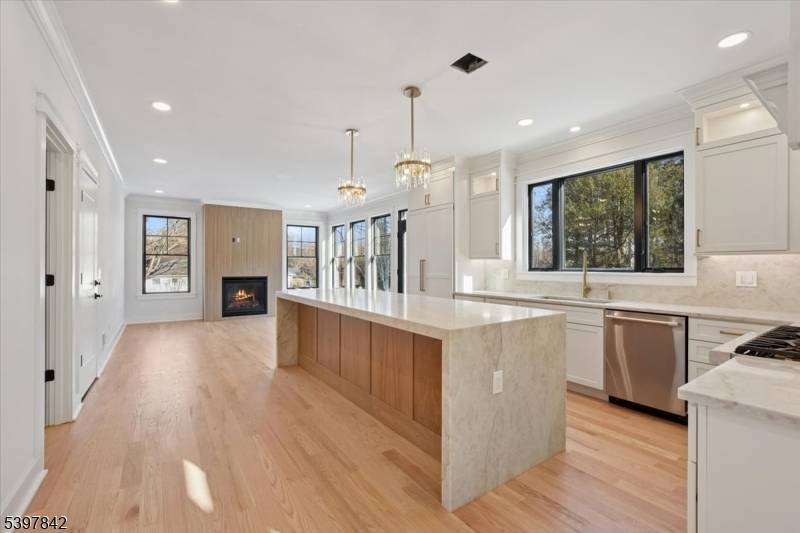 32 Felch Rd, Florham Park Boro, NJ 07932