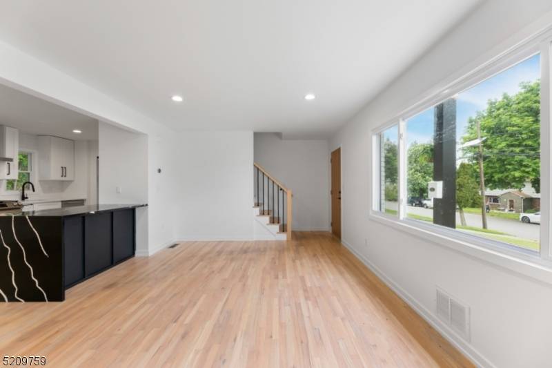54 Park Ter, Caldwell Boro Twp., NJ 07006