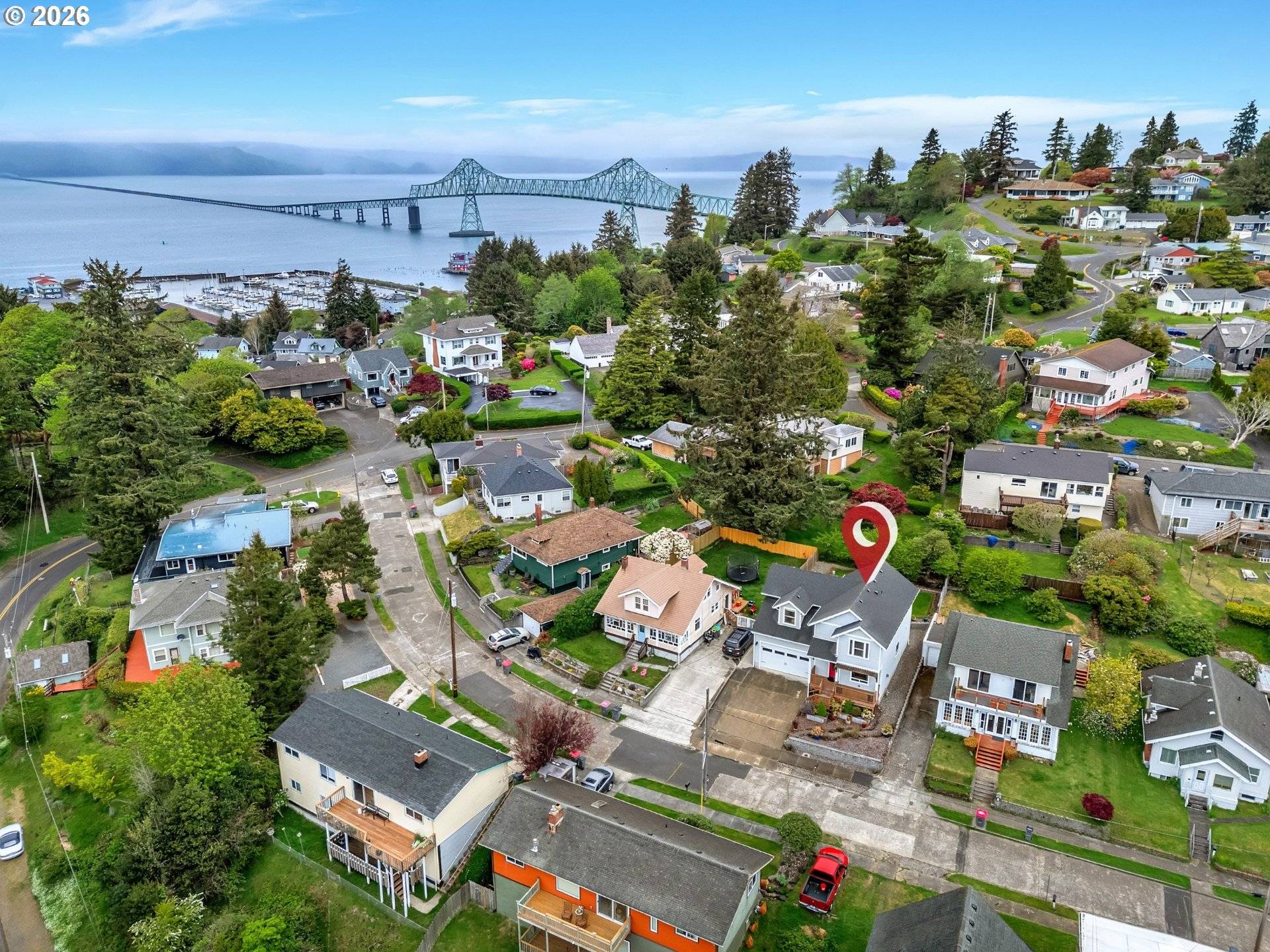 423 CHINOOK AVE, Astoria, OR 97103