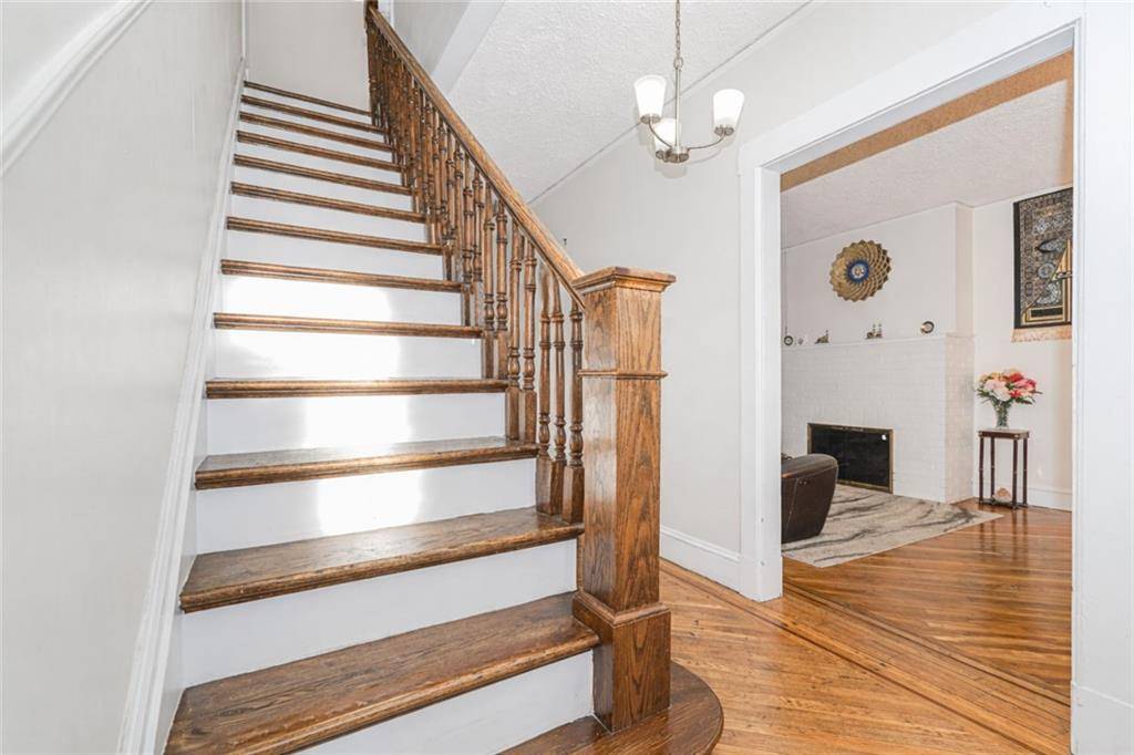 119 Watchogue RD, Staten  Island, NY 10314