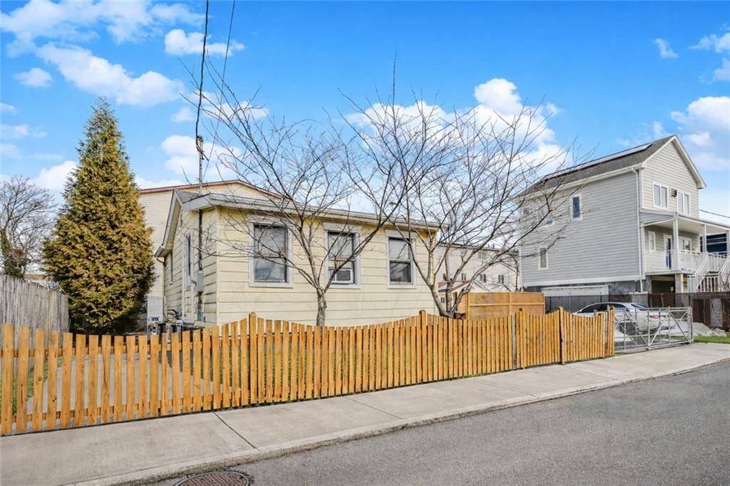 5 Milbank RD, Staten  Island, NY 10306