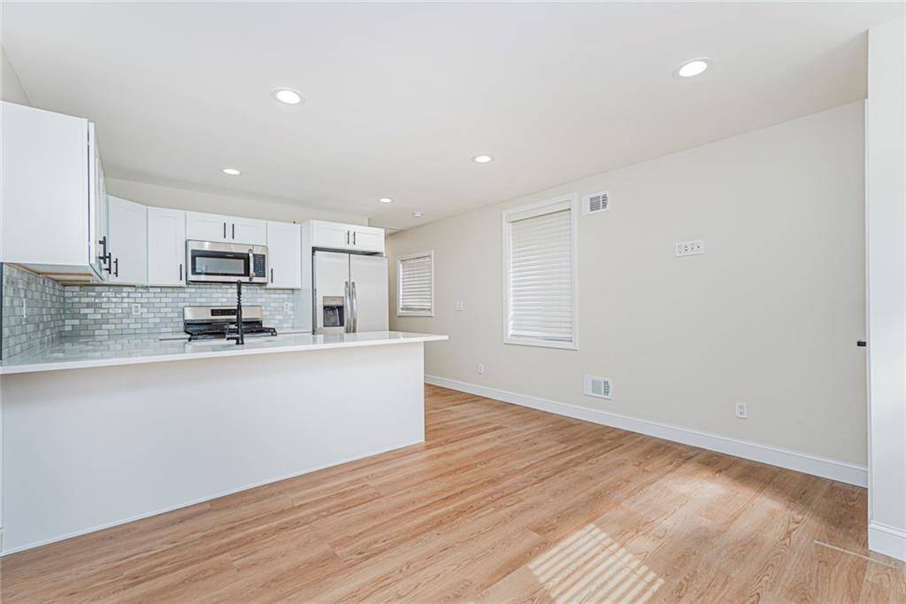 35 Milbank RD, Staten  Island, NY 10306