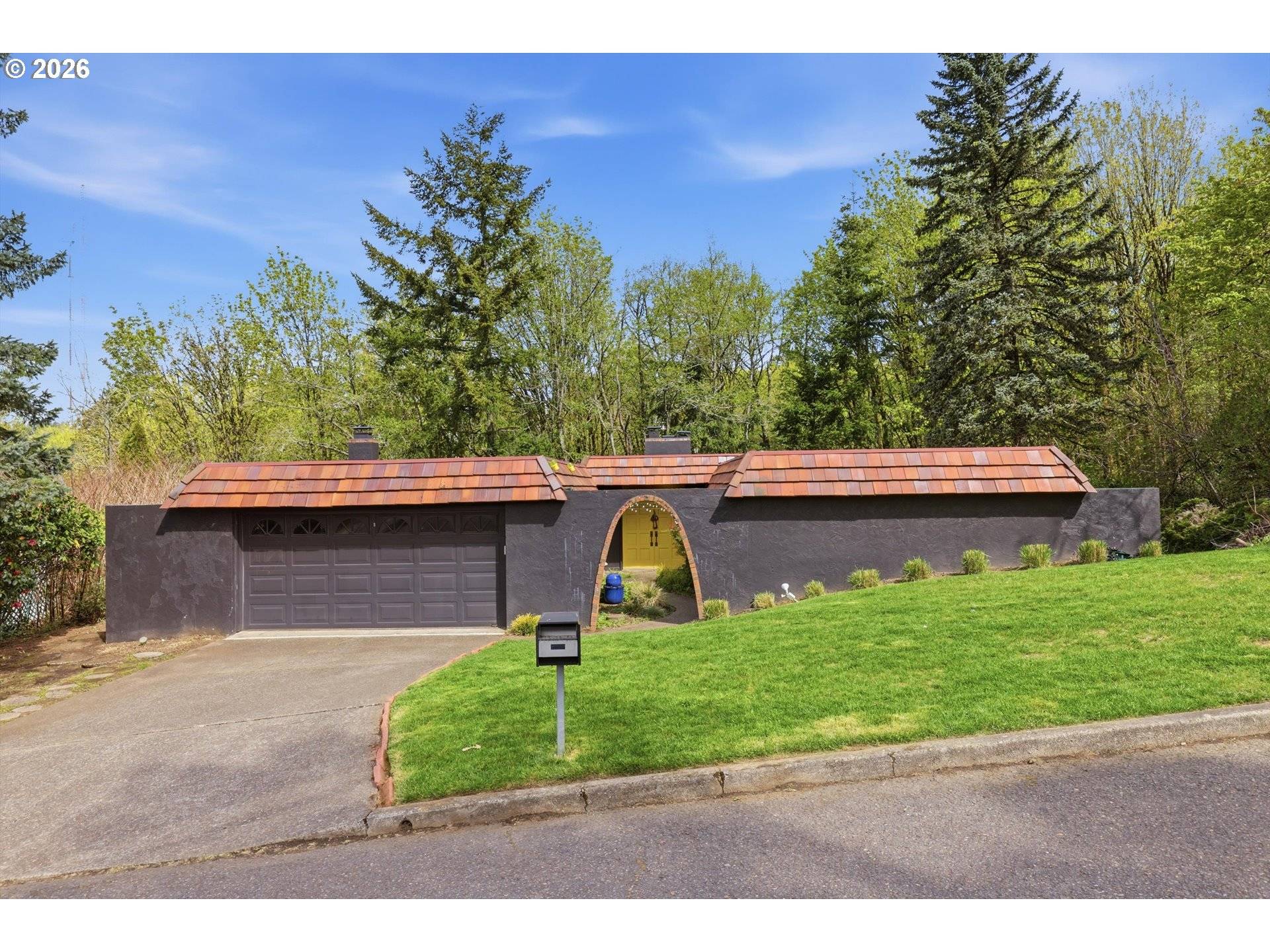 6011 SW SALMON ST, Portland, OR 97221