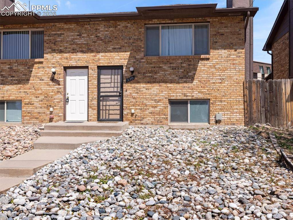 330 Mount View LN, Colorado Springs, CO 80907