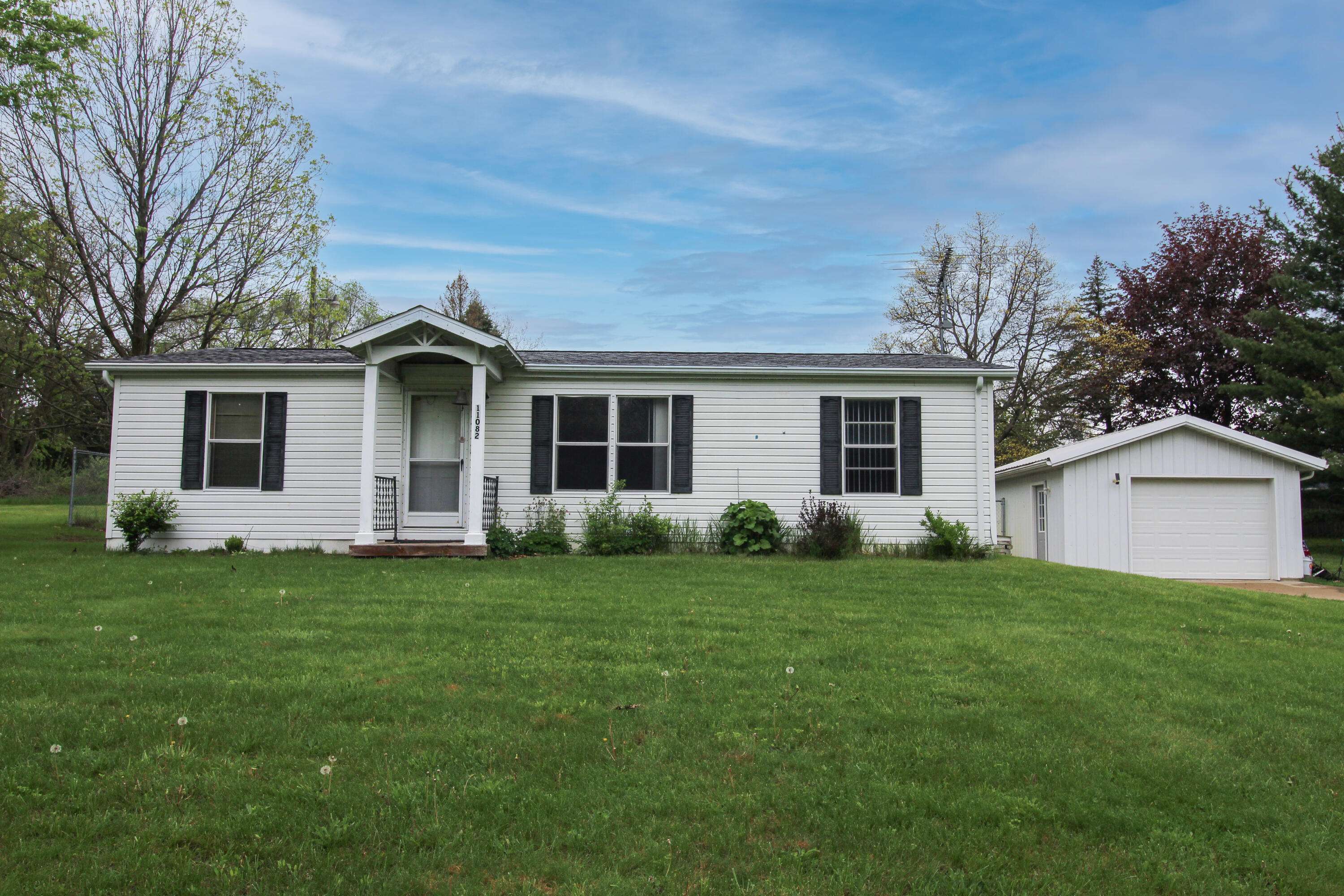 11082 Elizabeth DR, Fabiustownship_stjoseph, MI 49093