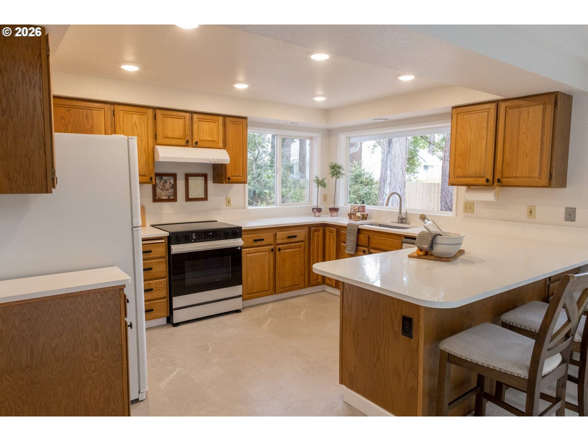 2372 S 22ND CT, Florence, OR 97439