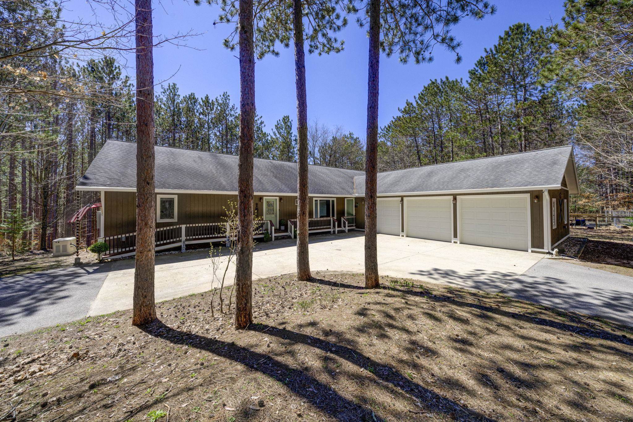 16355 W Hunt Club RD, Almira Twp, MI 49650