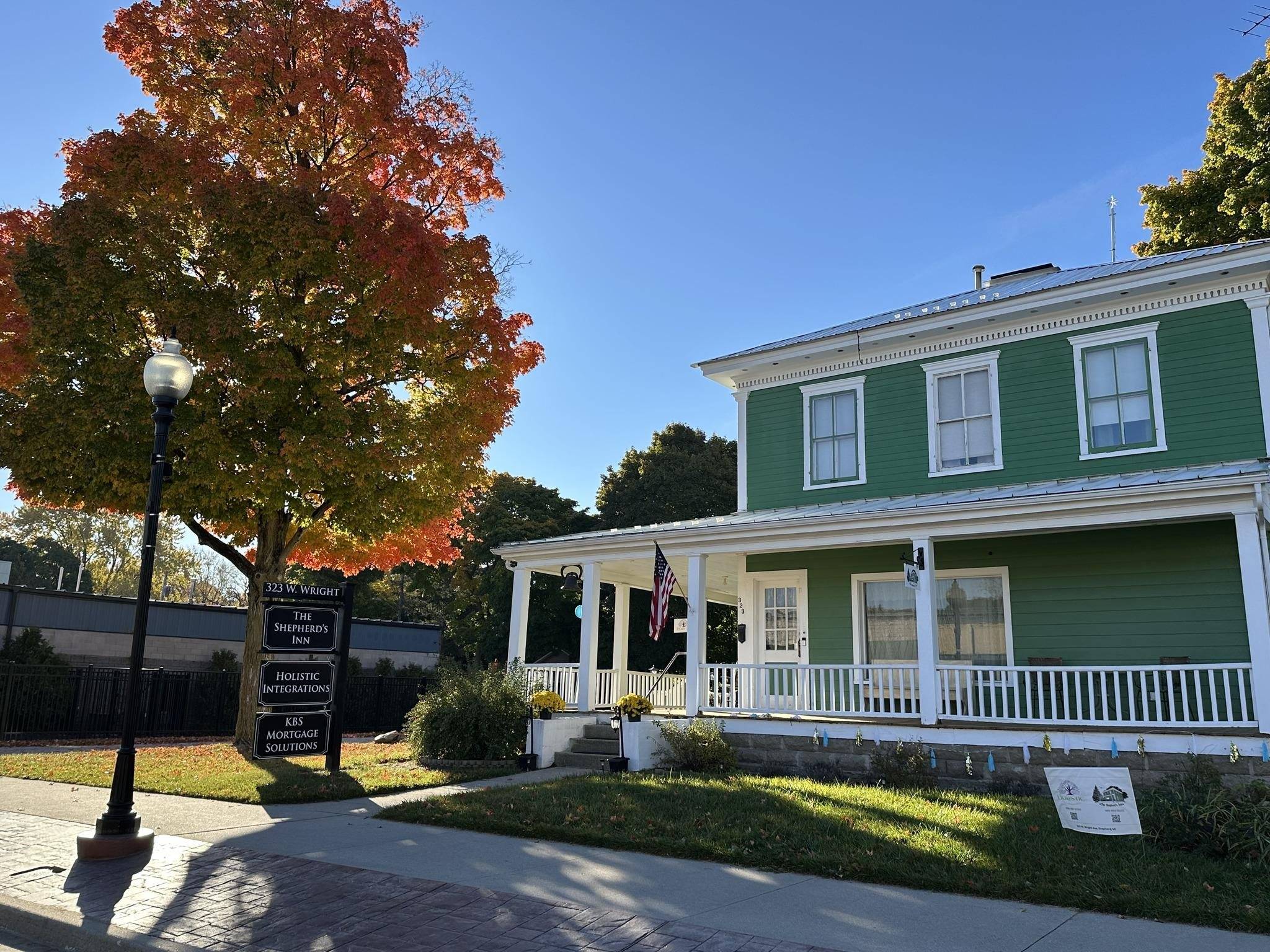323 W Wright AVE, Shepherd, MI 48883