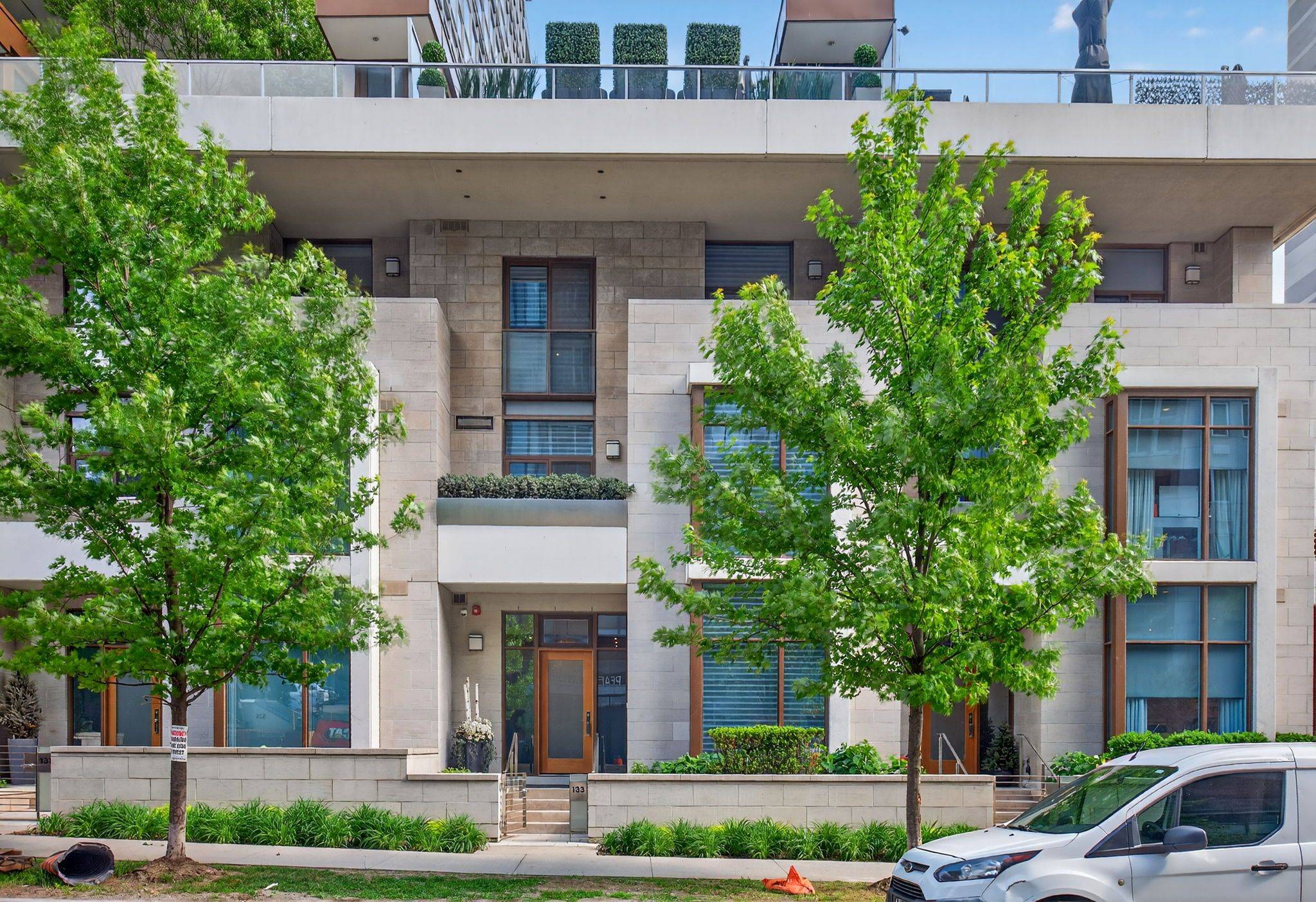 133 Pears AVE, Toronto C02, ON M5R 1T3