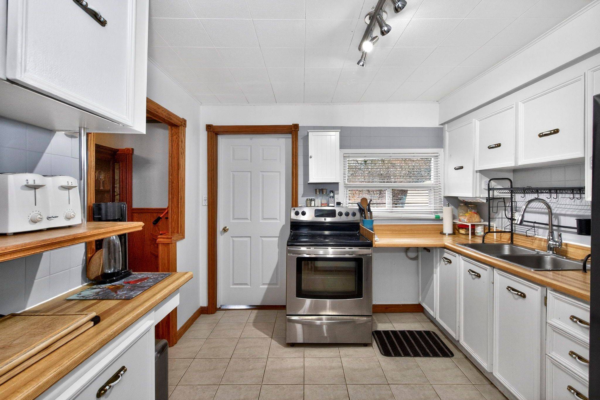 1031 Ferrier AVE, Innisfil, ON L0L 1W0