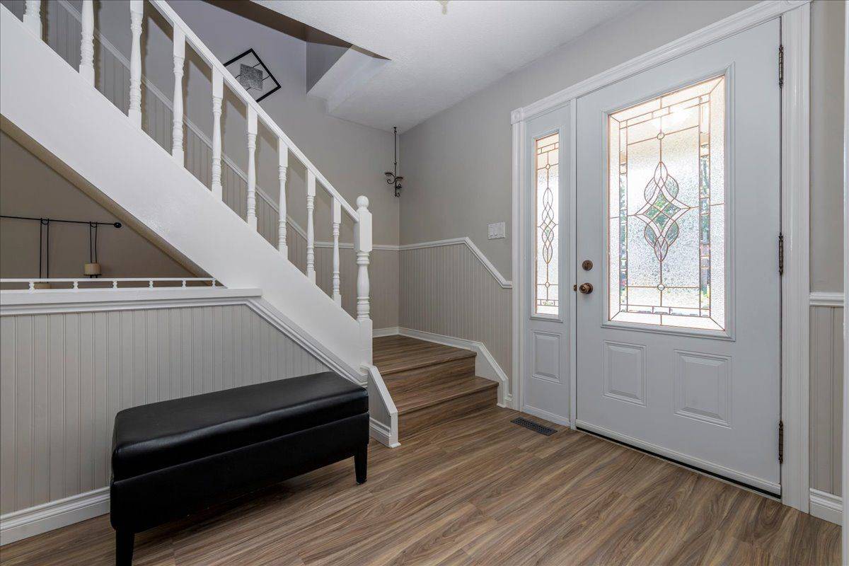 23 Virgilwood CRES, Barrie, ON L4M 4X6