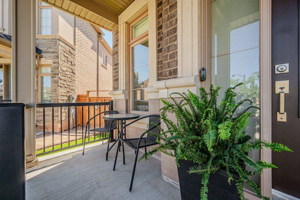 2383 Irene CRES, Oakville, ON L6M 5M3