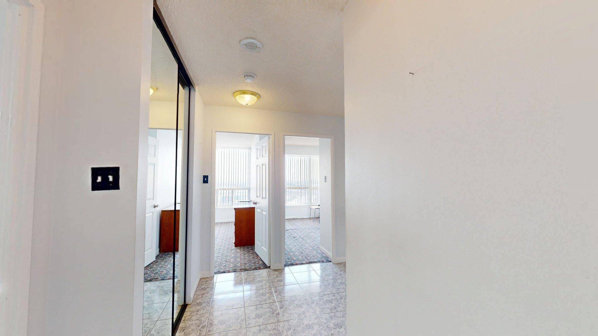 12 Laurelcrest ST #907, Brampton, ON L6S 5Y4
