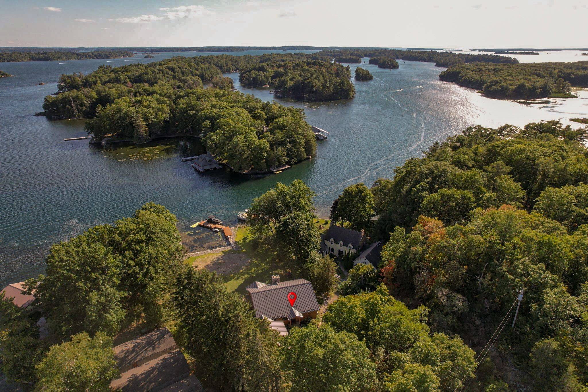 403 Thousand Islands Pkwy, Frontenac Islands, ON K0E 1L0