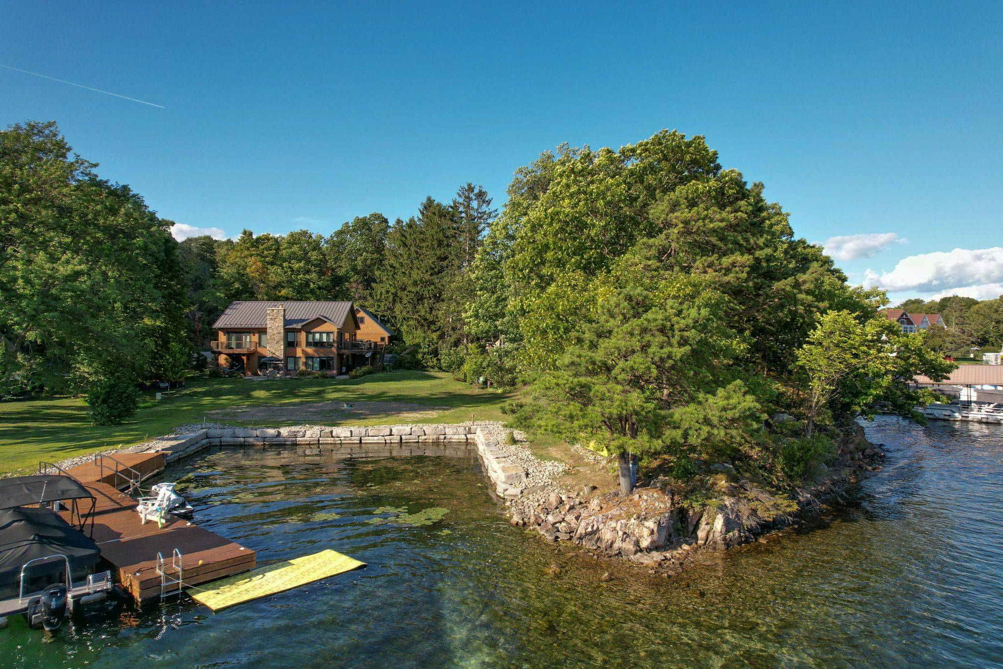 403 Thousand Islands Pkwy, Frontenac Islands, ON K0E 1L0