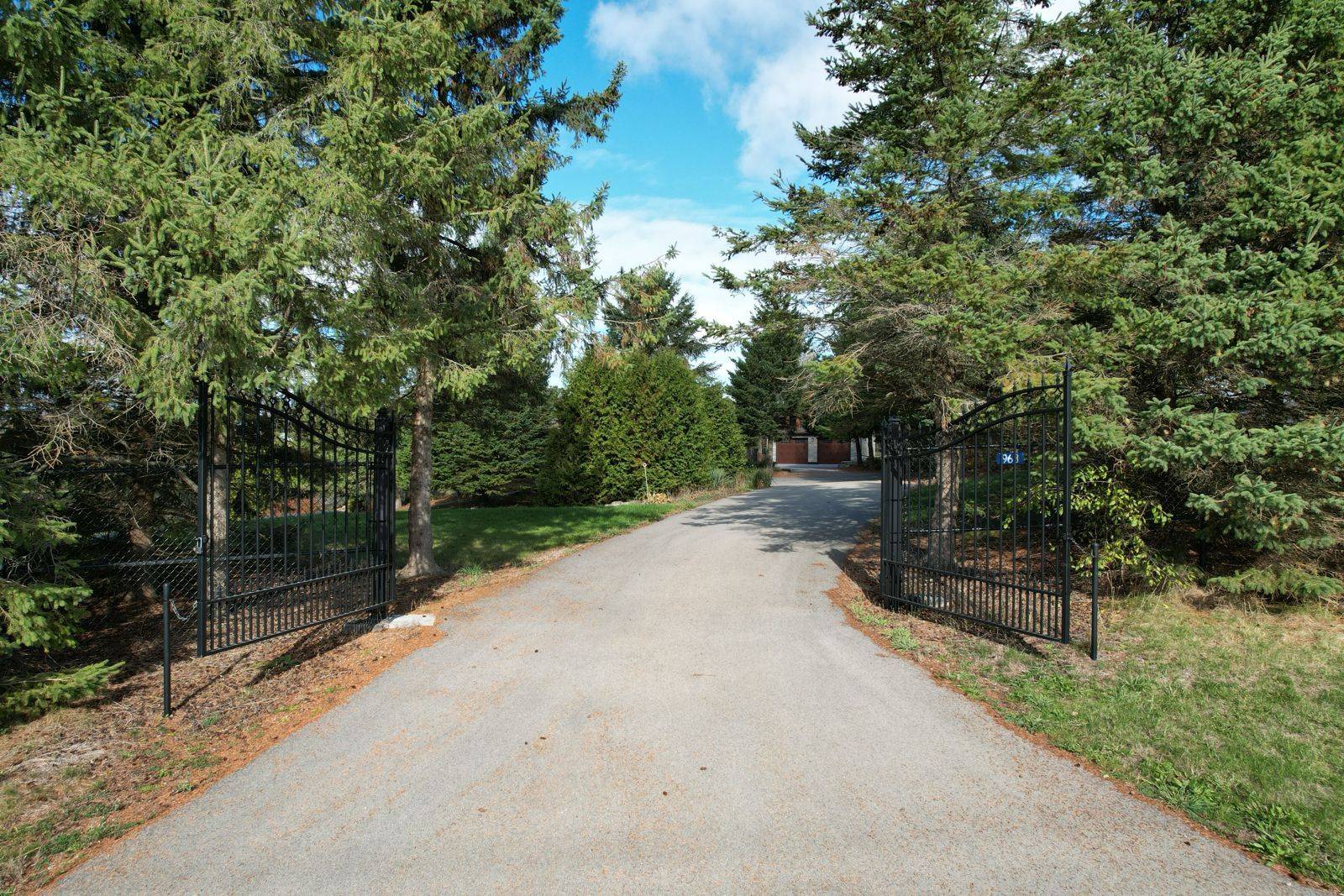 968 Cty Rd 2 RD, Front Of Leeds & Seeleys Bay, ON K0E 1L0