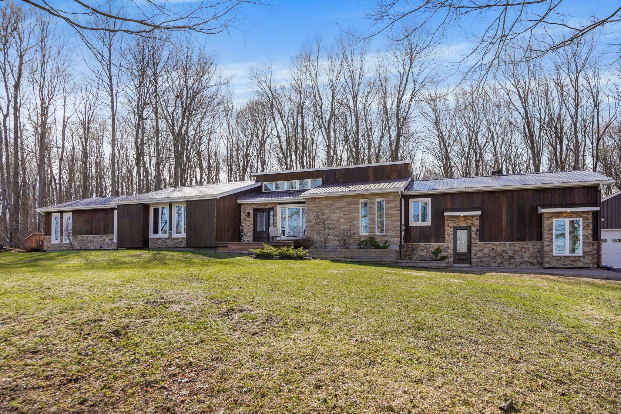 8180 Gibbs RD, East Hawkesbury, ON K0B 1M0