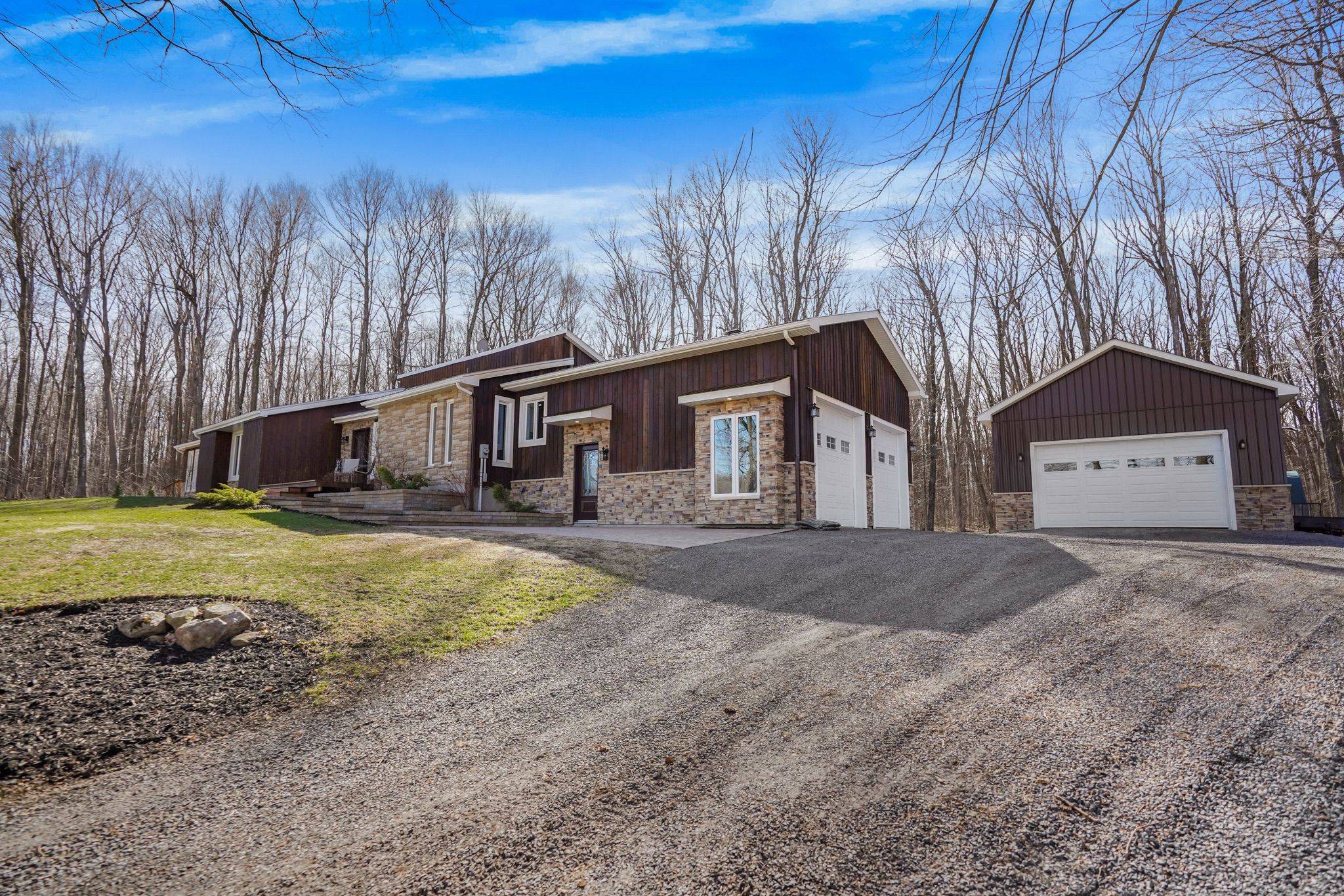 8180 Gibbs RD, East Hawkesbury, ON K0B 1M0