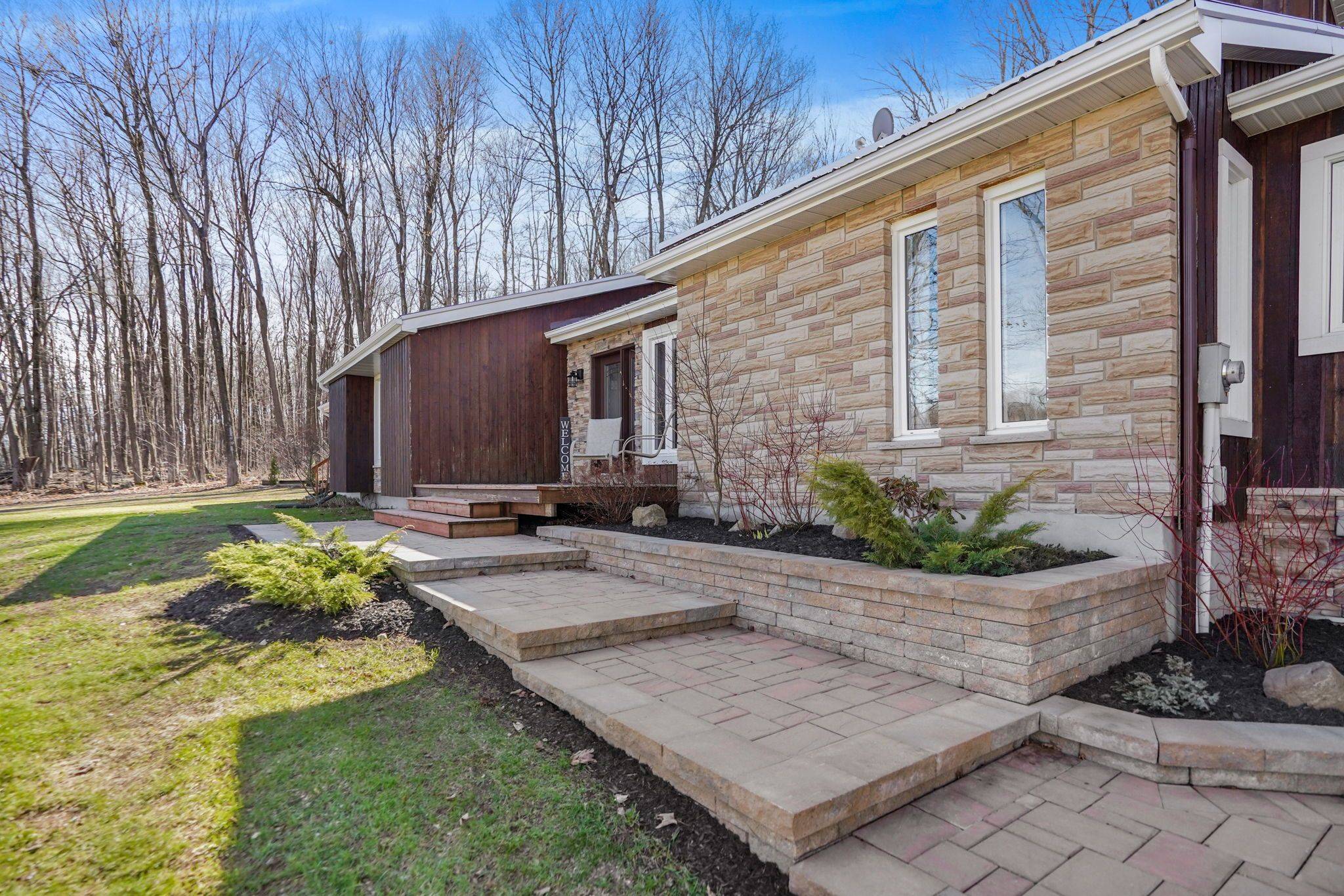 8180 Gibbs RD, East Hawkesbury, ON K0B 1M0