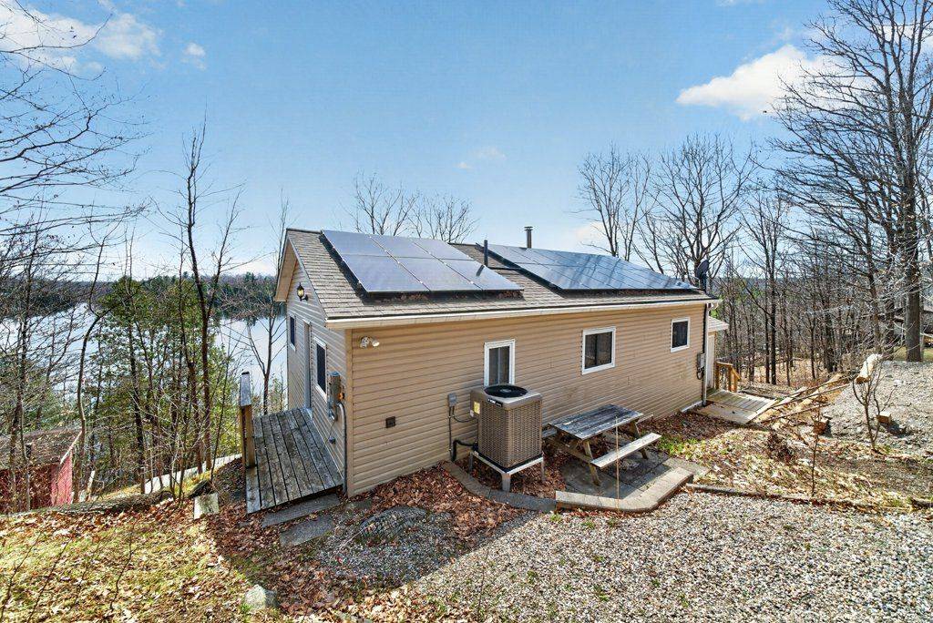 1076 Valley LN, Frontenac, ON K0H 2P0