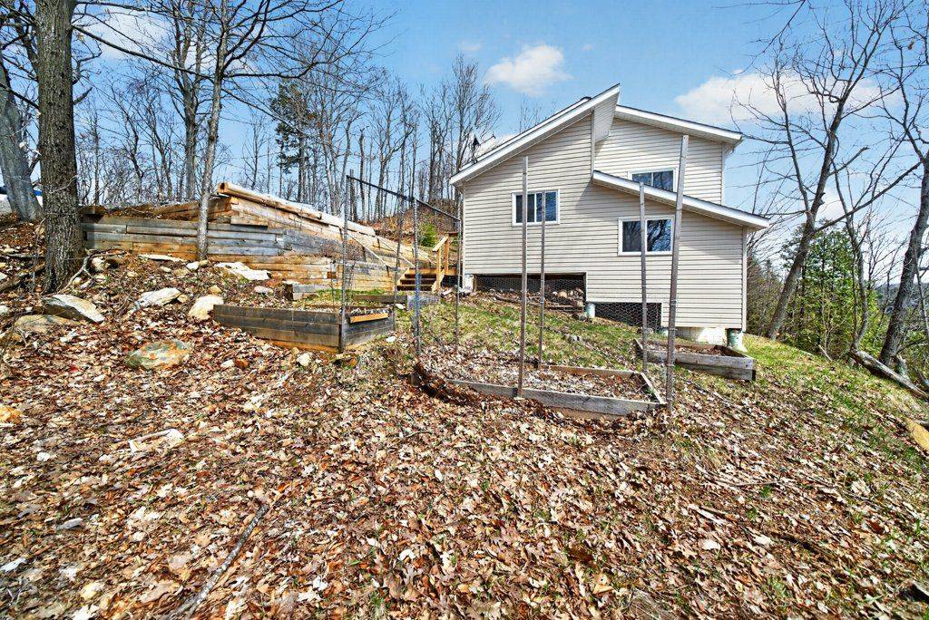 1076 Valley LN, Frontenac, ON K0H 2P0