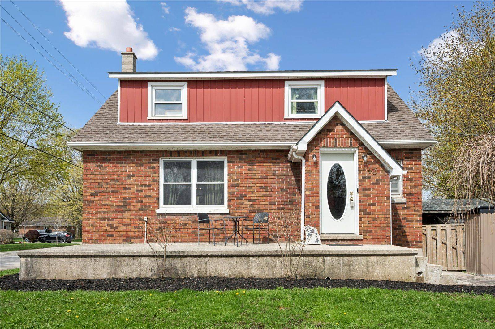 43 Flora ST, Huron East, ON N0G 1H0