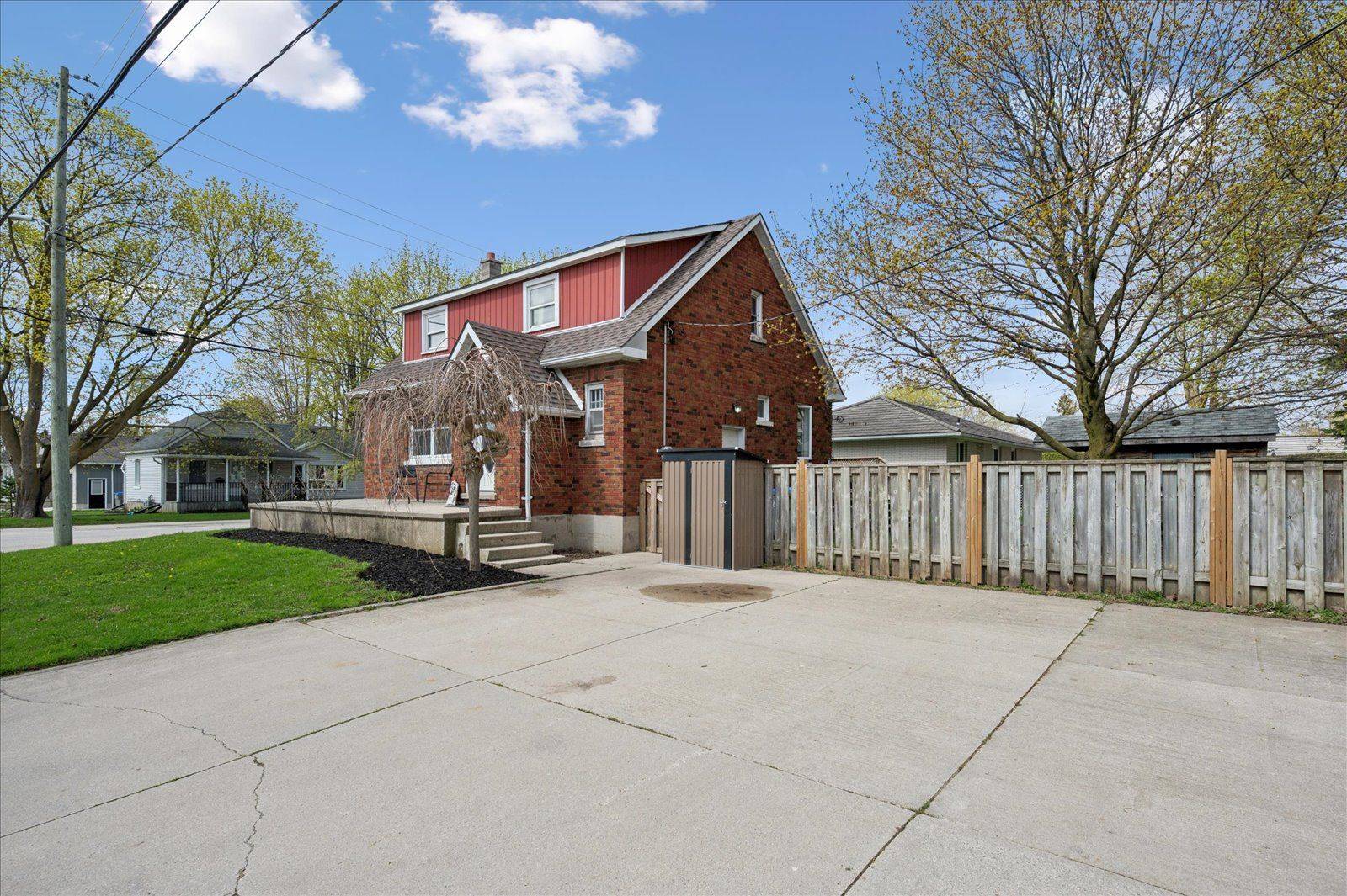 43 Flora ST, Huron East, ON N0G 1H0