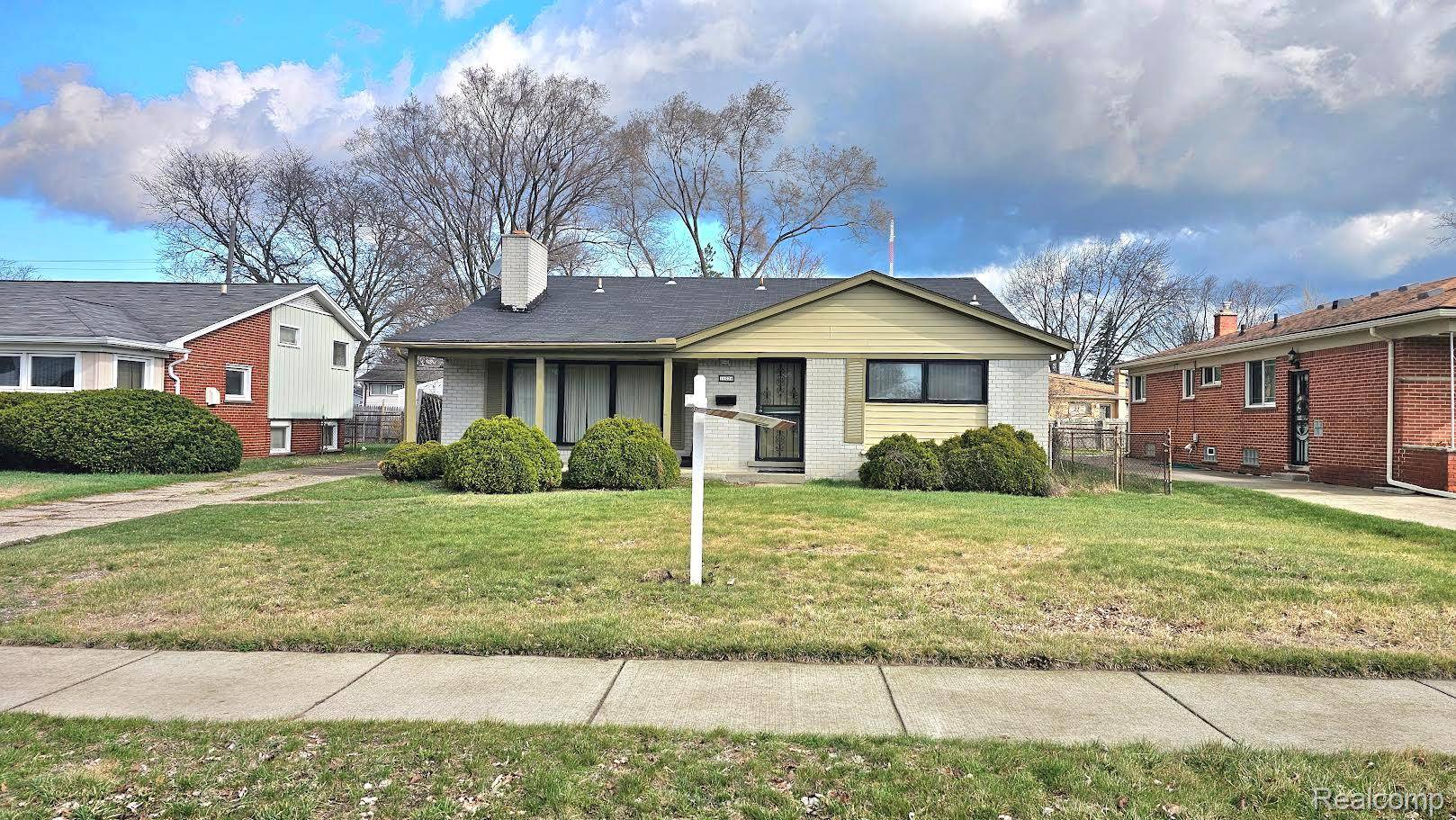 16024 Stratford DR, Southfield, MI 48075