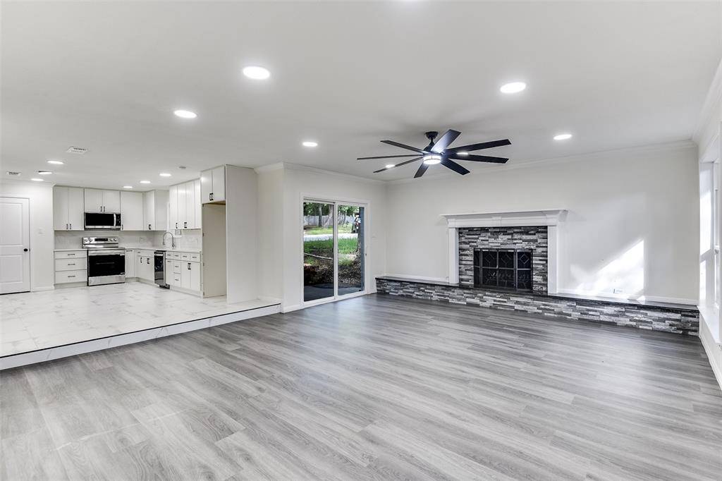 258 Somerset Terrace, Bedford, TX 76022
