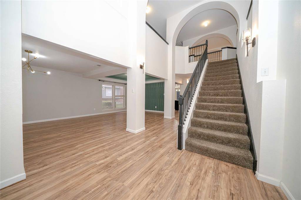 213 Rainsong Drive, Cedar Hill, TX 75104