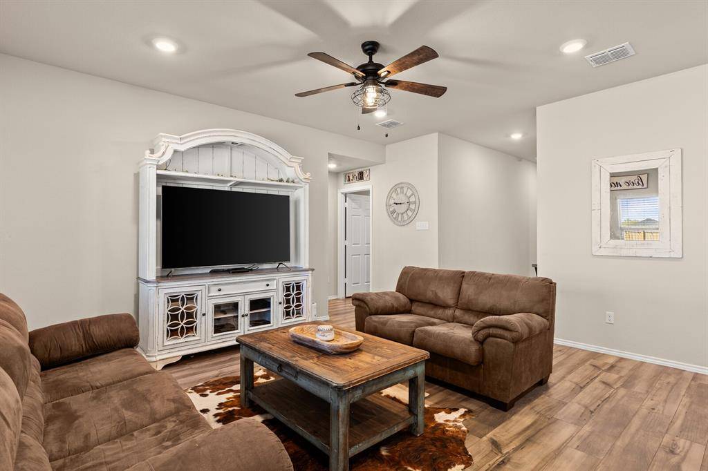 7209 Canadian Drive, China Spring, TX 76633