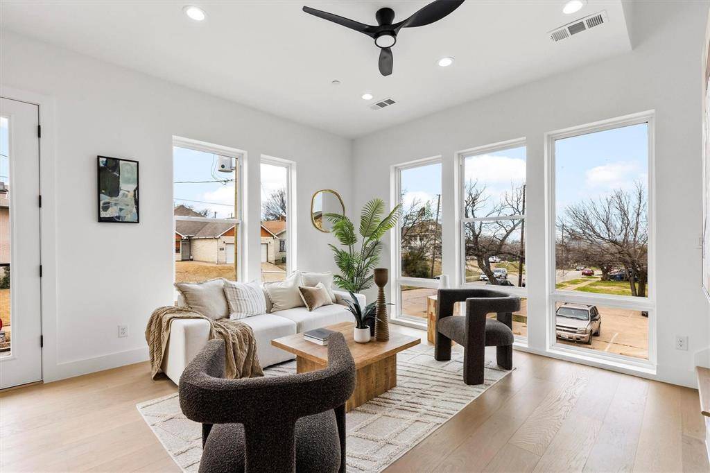 604 N Ewing Avenue #107, Dallas, TX 75203