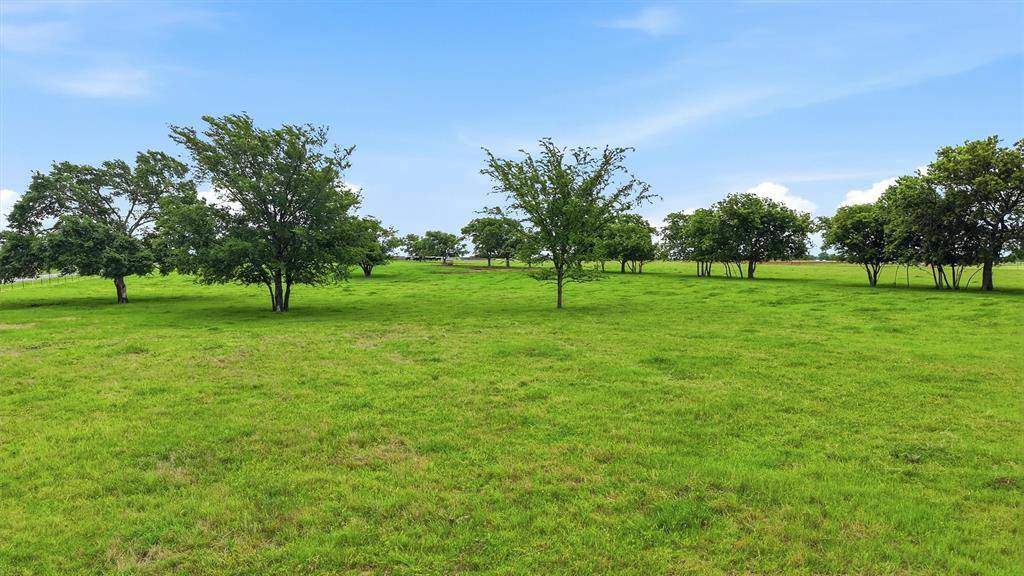 10.5 Graham Grove Road, Collinsville, TX 76233