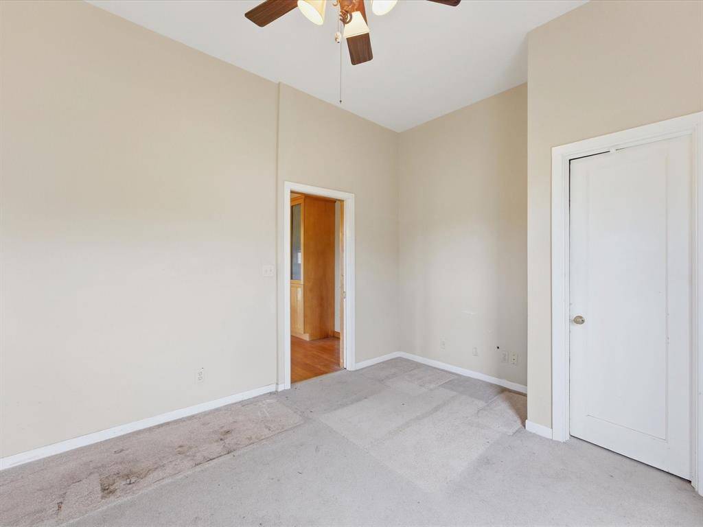 750 Lyons Road, Ennis, TX 75119