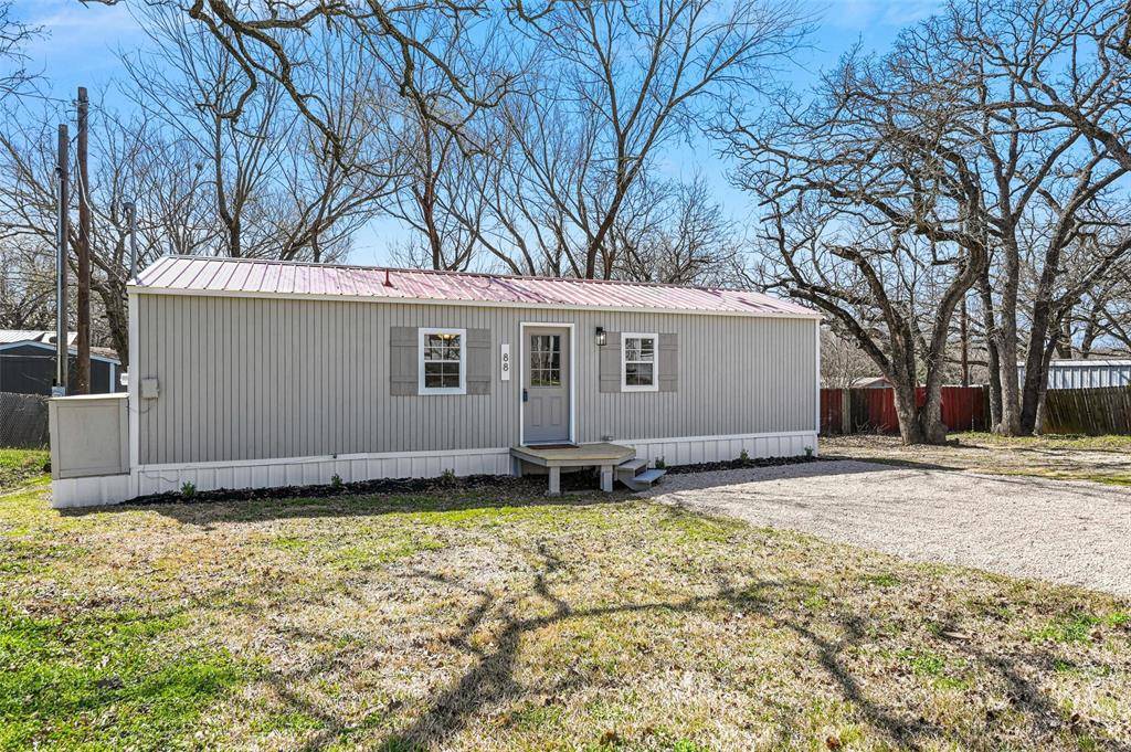 88 Live Oak Street, Alvarado, TX 76009