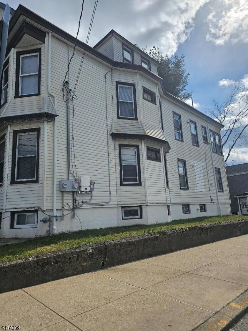 315 Haledon Ave, Haledon Boro, NJ 07508