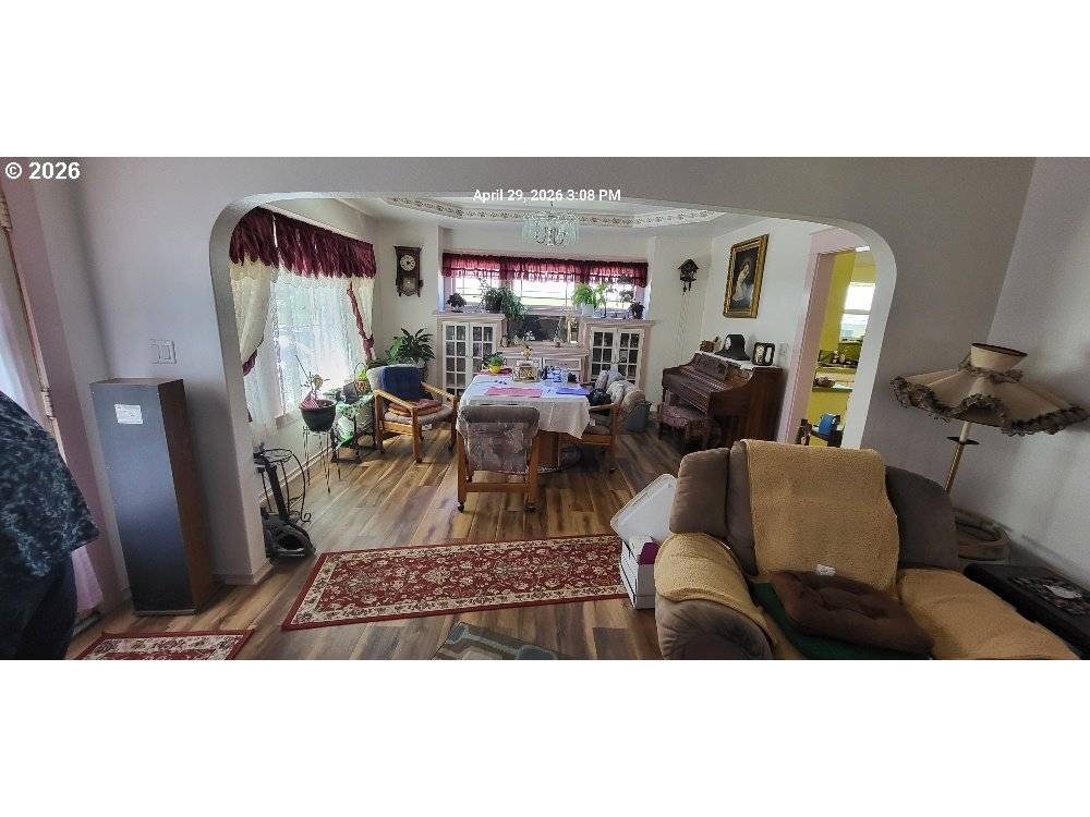 1439 UNION AVE, North Bend, OR 97459