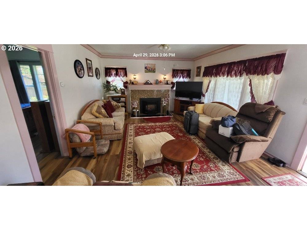1439 UNION AVE, North Bend, OR 97459