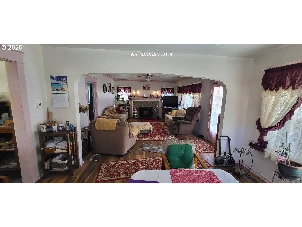 1439 UNION AVE, North Bend, OR 97459