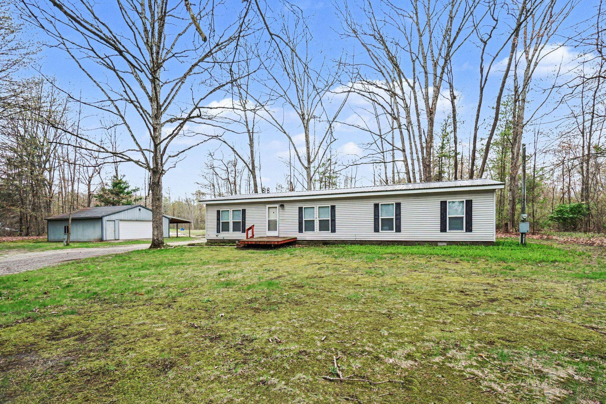 2418 Lincoln RD, Heathtownship_allegan, MI 49010