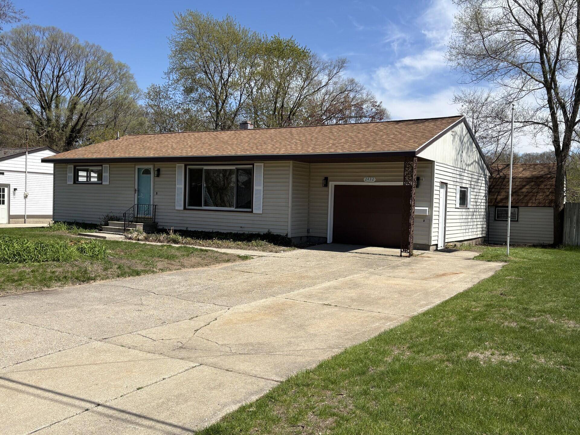 2432 Blodgett ST, Muskegoncity_muskegon, MI 49441
