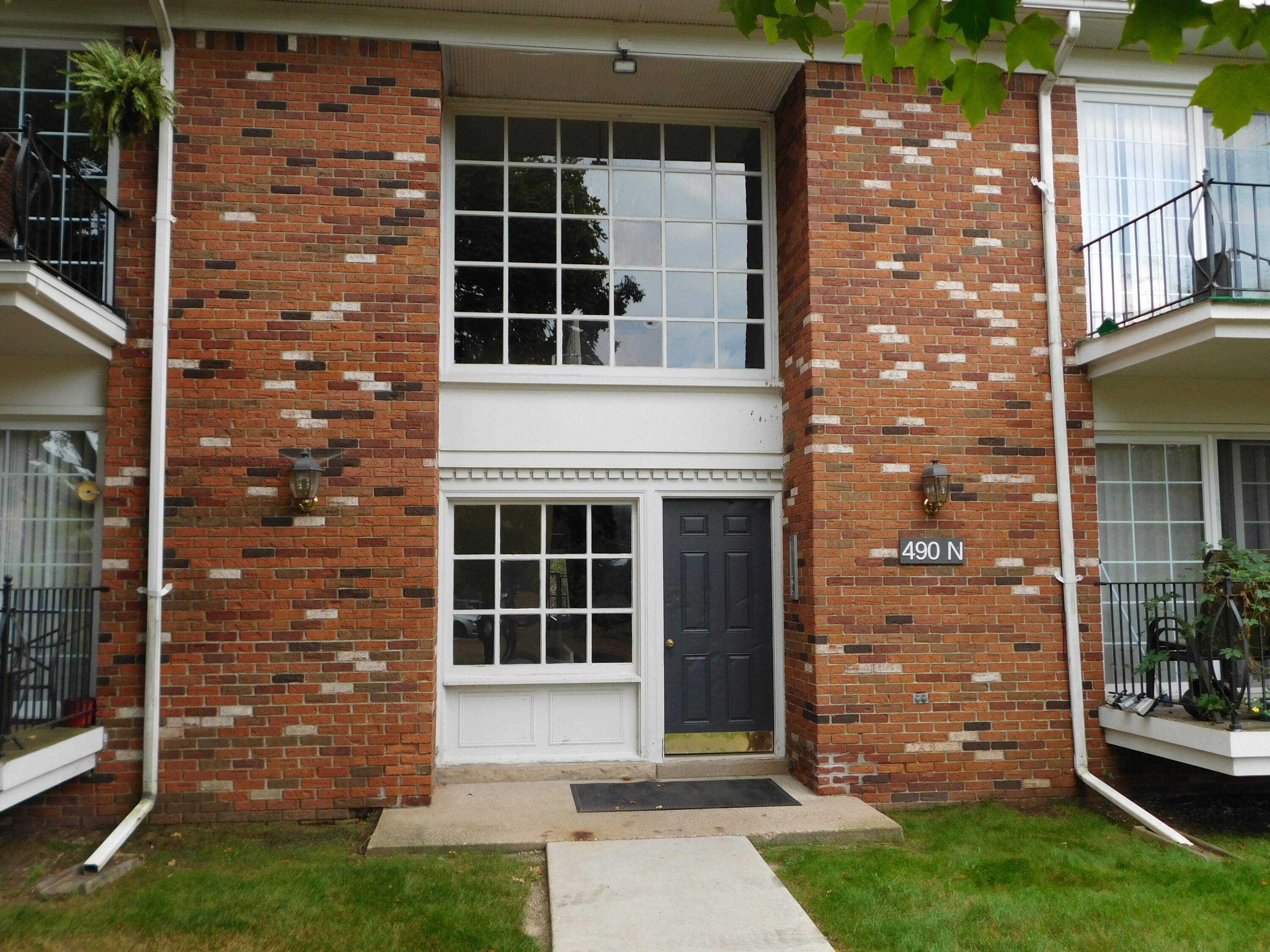 490 N Fox Hills DR #1, Bloomfieldchartertownship_oakland, MI 48304