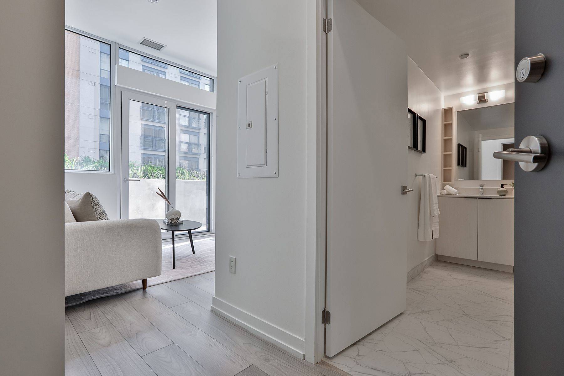 82 Dalhousie ST #501, Toronto C08, ON M5B 0C5