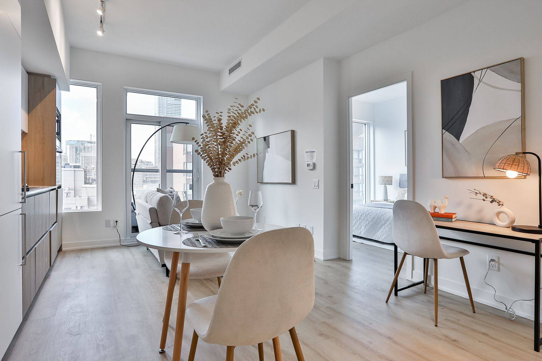 319 Jarvis ST #1005, Toronto C08, ON M5B 0C8