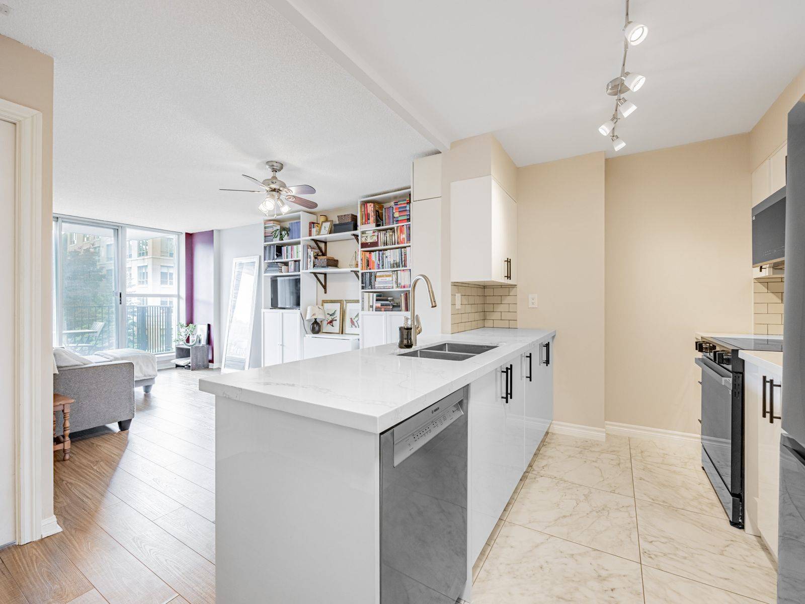260 Merton ST #508, Toronto C10, ON M4S 3G2